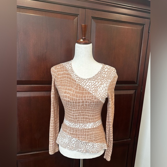 Bcbg MaxAzria Tan Long Sleeve Women's Top - Picture 1 of 5